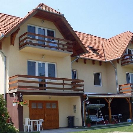 Lala Apartmanok Balatonboglár Exterior foto
